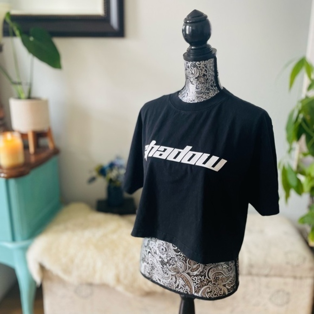 Shadow Hill Boxy Crop Oversize Tee in Black, Small